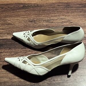 Stuart Weitzman Neutral Leather Mesh Accent Kitten Heels Size 8